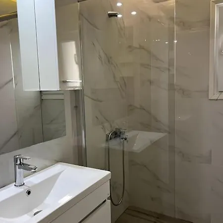 Pasithea City Center Apartment *